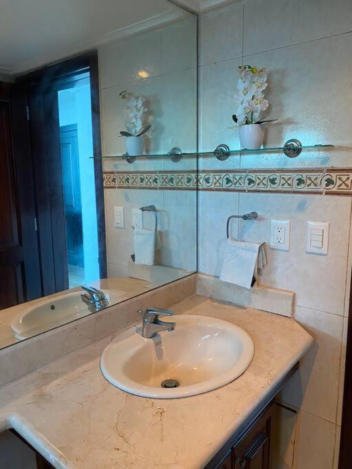 Habitacion Privada Con Vista Al Mar Ambar, Malecon سانتو دومينجو المظهر الخارجي الصورة